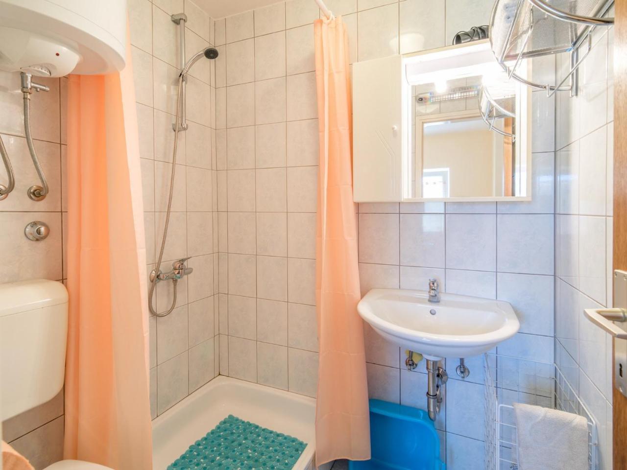 Apartment In Vrbnik/Insel Krk 13614 ภายนอก รูปภาพ