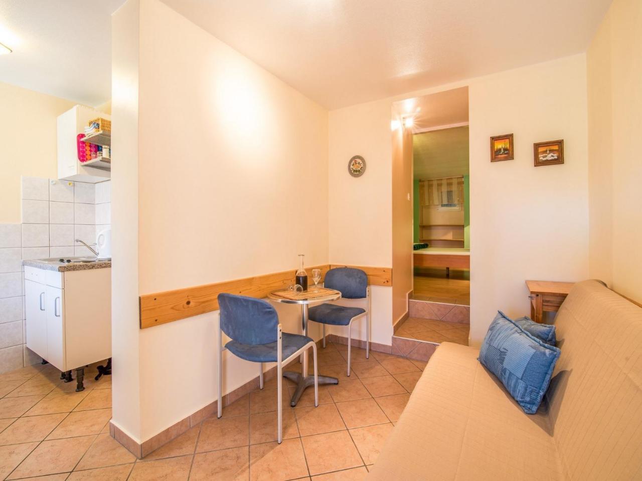 Apartment In Vrbnik/Insel Krk 13614 ภายนอก รูปภาพ